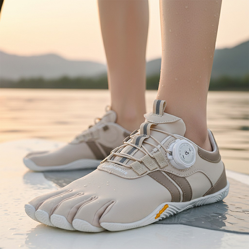 GallonShark Five Finger Barefo - Outdoor Adventure Shoes のレビューと価格